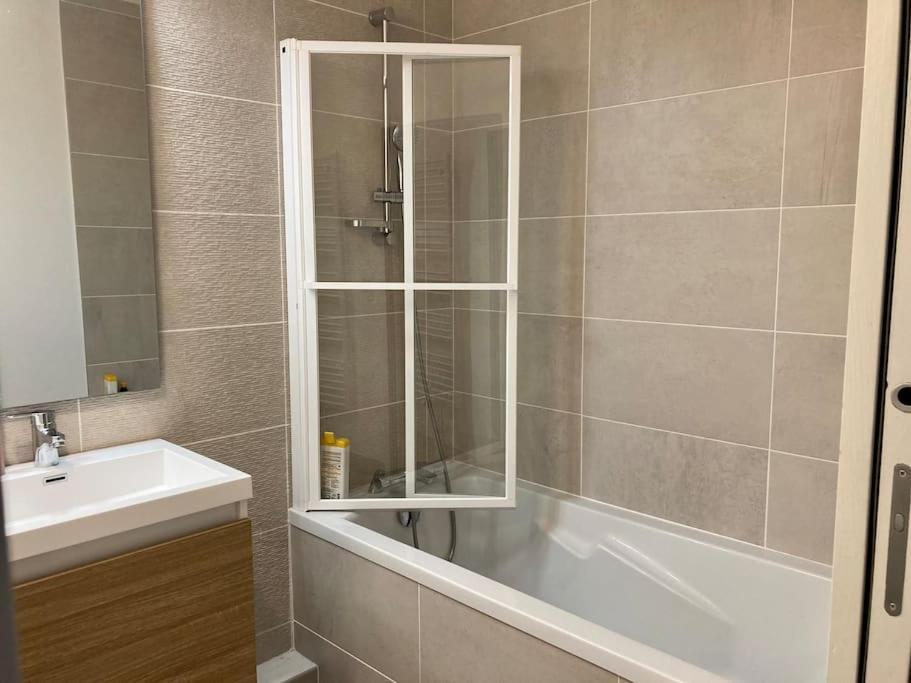 Quai Sud - Gare, 100 M2, Parking, Wifi, Superette, Lave Linge Apartamento Angers Exterior foto